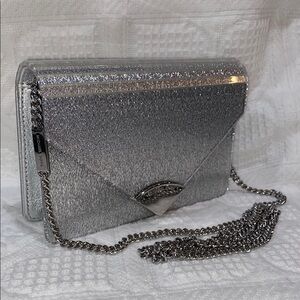 MICHAEL KORS
Barbara Md Envelope Clutch Bag In Silver Evening Bag Chain Strap